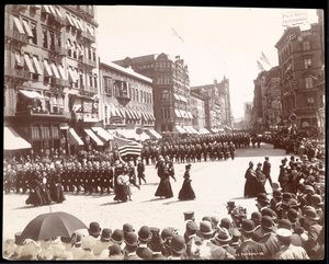 Politie marcheert in een New York City Politieparade, New York, 1898